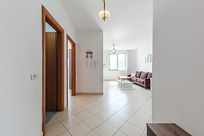 Central Main Square Apartment