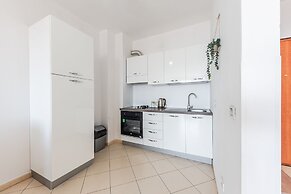 Central Main Square Apartment