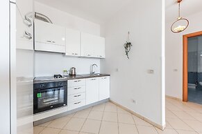 Central Main Square Apartment