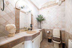 Vouliagmeni Athenian Riviera Villa