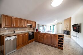 Vouliagmeni Athenian Riviera Villa