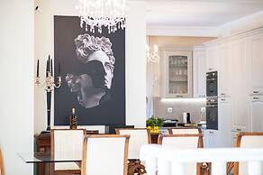 Vouliagmeni Athenian Riviera Villa