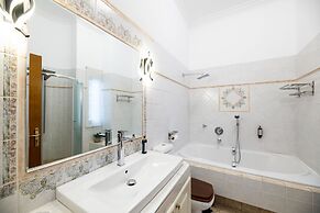 Vouliagmeni Athenian Riviera Villa