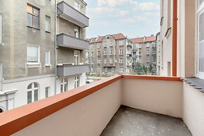 Bright Studio With Balkony by Renters