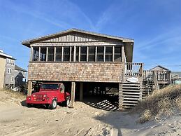 Sea Escape 3 Bedroom Cottage by RedAwning