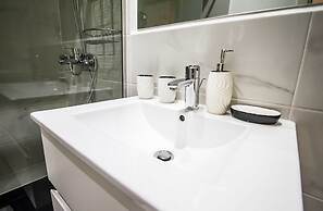 EBS LEGENDS STUDIOS ROOMS