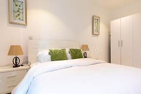 EBS LEGENDS STUDIOS ROOMS