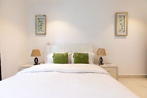 EBS LEGENDS STUDIOS ROOMS