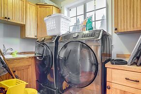 Family-friendly Seattle Getaway: 9 Mi to Downtown!