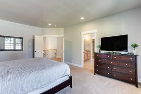 Family-friendly Seattle Getaway: 9 Mi to Downtown!