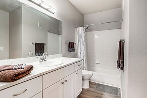 Near Spring Training: Mesa Condo w/ Pool Access!