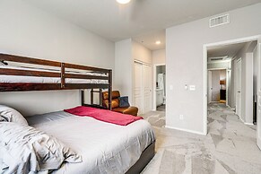 Near Spring Training: Mesa Condo w/ Pool Access!