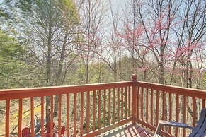 Secluded Sevierville Cabin: Hot Tub & Mtn Views!