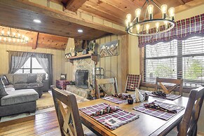 Secluded Sevierville Cabin: Hot Tub & Mtn Views!