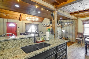 Secluded Sevierville Cabin: Hot Tub & Mtn Views!
