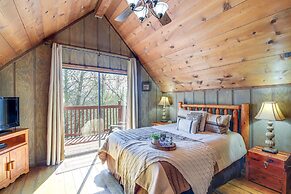 Secluded Sevierville Cabin: Hot Tub & Mtn Views!