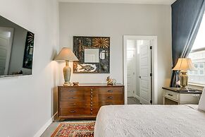 1 Mi to Beach: Gem w/ Pool Access in Port Aransas