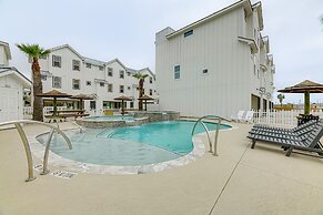 1 Mi to Beach: Gem w/ Pool Access in Port Aransas