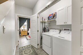 1 Mi to Beach: Gem w/ Pool Access in Port Aransas