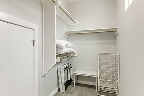 1 Mi to Beach: Gem w/ Pool Access in Port Aransas