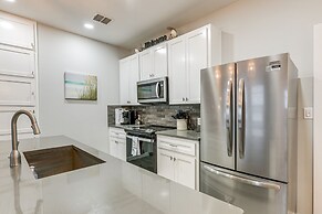 1 Mi to Beach: Gem w/ Pool Access in Port Aransas