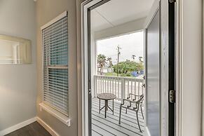 1 Mi to Beach: Gem w/ Pool Access in Port Aransas