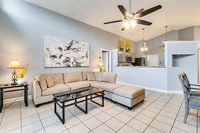 Lovely Florida Retreat w/ Lanai: 5 Mi to Riverwalk