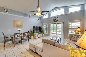 Lovely Florida Retreat w/ Lanai: 5 Mi to Riverwalk
