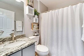 Lovely Florida Retreat w/ Lanai: 5 Mi to Riverwalk