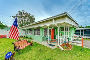 Eclectic Tarpon Springs Home: Bayou Across Street!