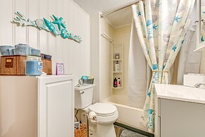 Eclectic Tarpon Springs Home: Bayou Across Street!