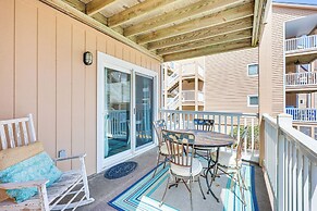 Carolina Beach Condo w/ Balcony & Ocean Access!