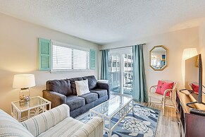 Carolina Beach Condo w/ Balcony & Ocean Access!
