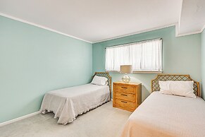 Carolina Beach Condo w/ Balcony & Ocean Access!