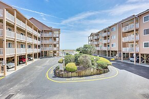Carolina Beach Condo w/ Balcony & Ocean Access!