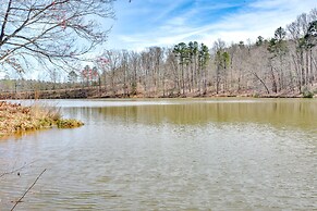 Waterfront Seneca Cabin ~ 4 Mi to Boat Launch!