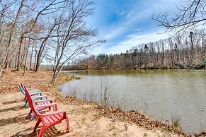 Waterfront Seneca Cabin ~ 4 Mi to Boat Launch!