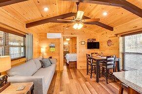 Waterfront Seneca Cabin ~ 4 Mi to Boat Launch!