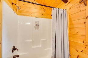 Waterfront Seneca Cabin ~ 4 Mi to Boat Launch!