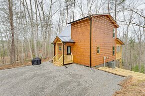 Secluded Murphy Cabin Rental w/ Deck & Fire Pit!
