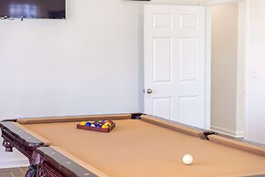 Stylish Home ~ 2 Mi to Jackson State & Belhaven!