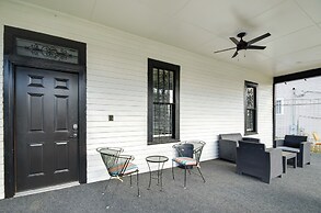 Stylish Home ~ 2 Mi to Jackson State & Belhaven!