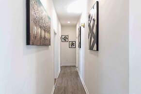 Stylish Home ~ 2 Mi to Jackson State & Belhaven!