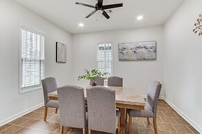 Stylish Home ~ 2 Mi to Jackson State & Belhaven!