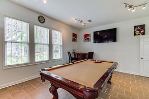 Stylish Home ~ 2 Mi to Jackson State & Belhaven!