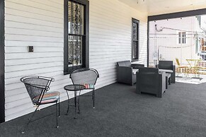 Stylish Home ~ 2 Mi to Jackson State & Belhaven!