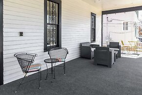 Stylish Home ~ 2 Mi to Jackson State & Belhaven!