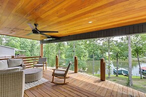 Modern Lake House Retreat w/ Deck on Pickwick Lake