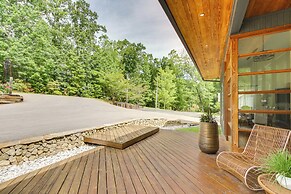 Modern Lake House Retreat w/ Deck on Pickwick Lake