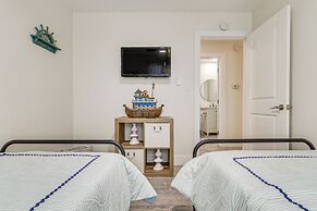 Modern Pensacola Home ~ 6 Mi to Beach!